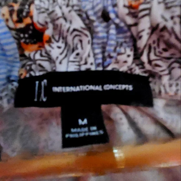 INC INTERNATIONAL CONCEPTS cold sholder long sleeve shirt - Picture 3 of 3